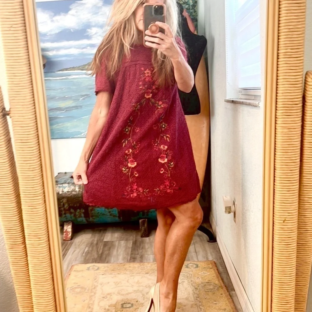 Umgee Boho Embroidered Burgundy Lace Shift Dress Spring Brunch Vacation  Size S - Picture 2 of 12